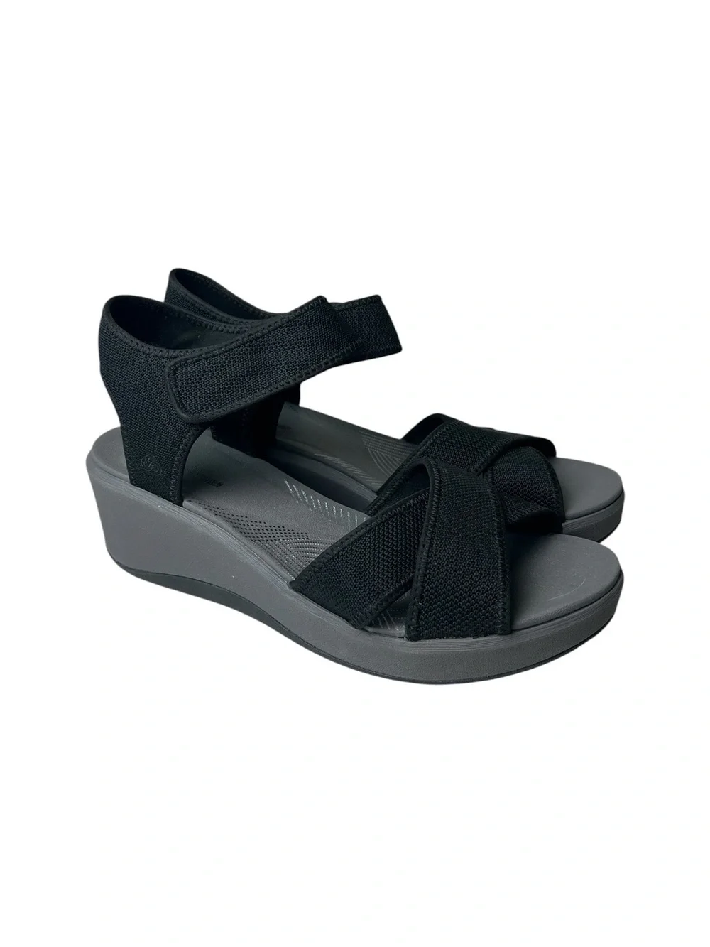 Clarks NWOB CloudStepper Cali Skye Black Size 11 Strappy Wedge Sandals